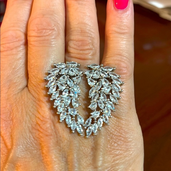 925 silver ANGEL WINGS opening adjustable ring Marquis CZs
NWOT - Picture 3 of 7